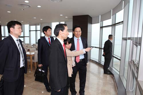 24、龍宇翔率代表團參觀考察仁川松島全球化大學園區。.jpg