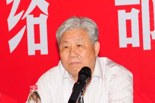4、中國國際文化傳播中心副主席雷鳴球宣讀了湖南聯絡部領導成員任職命令.jpg
