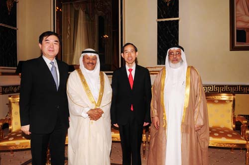 5 巴林王國眾議院院長、參議院議長、中國駐巴林大使李琛、中國文化代表團團長、中國國際文化傳播中心執行主席龍宇翔合影留念(