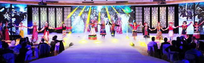 1、11月7日晚,“2013中國生態旅游小姐大賽”總決賽在珠海成功舉辦。(攝影:龍人).jpg
