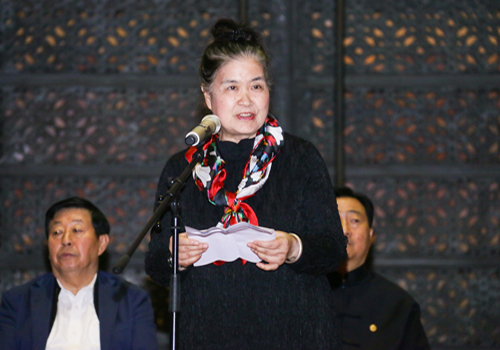 3 關山月女兒關怡女士發表講話.jpg