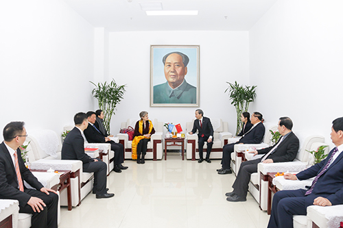 01 座談現場.jpg