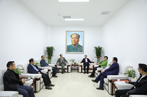 1、龍宇翔與愛(ài)德華&#8226;徐會(huì)談現(xiàn)場(chǎng).jpg