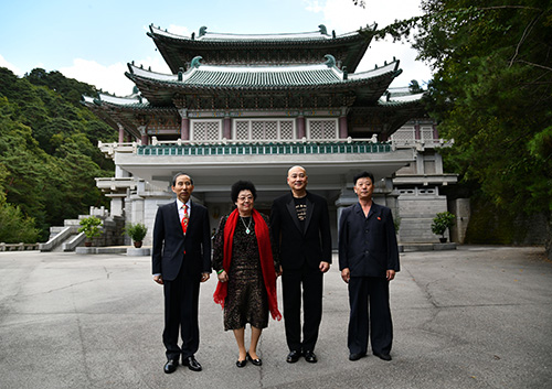 2合影.jpg