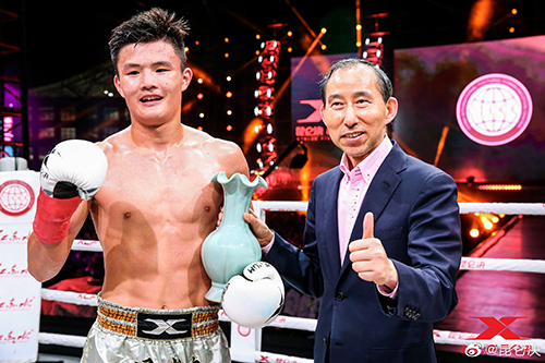 1龍宇翔為獲獎選手頒獎.jpg