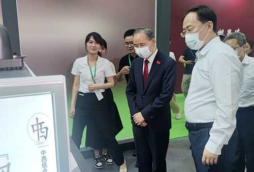 8巡館參觀.jpg