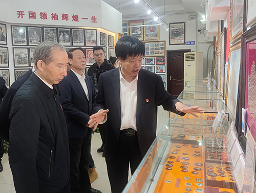 7參觀展覽.jpg