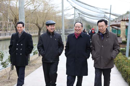 4、采風團在上海奉賢區申隆生態園百鳥園參觀。.jpg