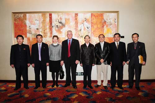 4、參加會談的領導和來賓合影留念。(攝影:龍人).jpg