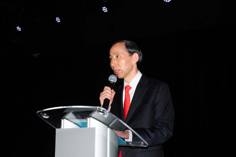 中國國際文化傳播中心執行主席龍宇翔在演出開始前致辭（攝影：龍人）