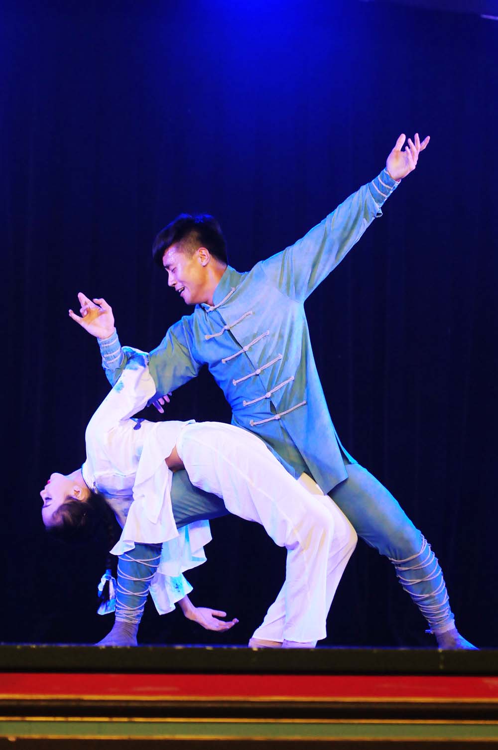 王俊久、劉洋表演雙人舞《蘭花花》（攝影：龍人）